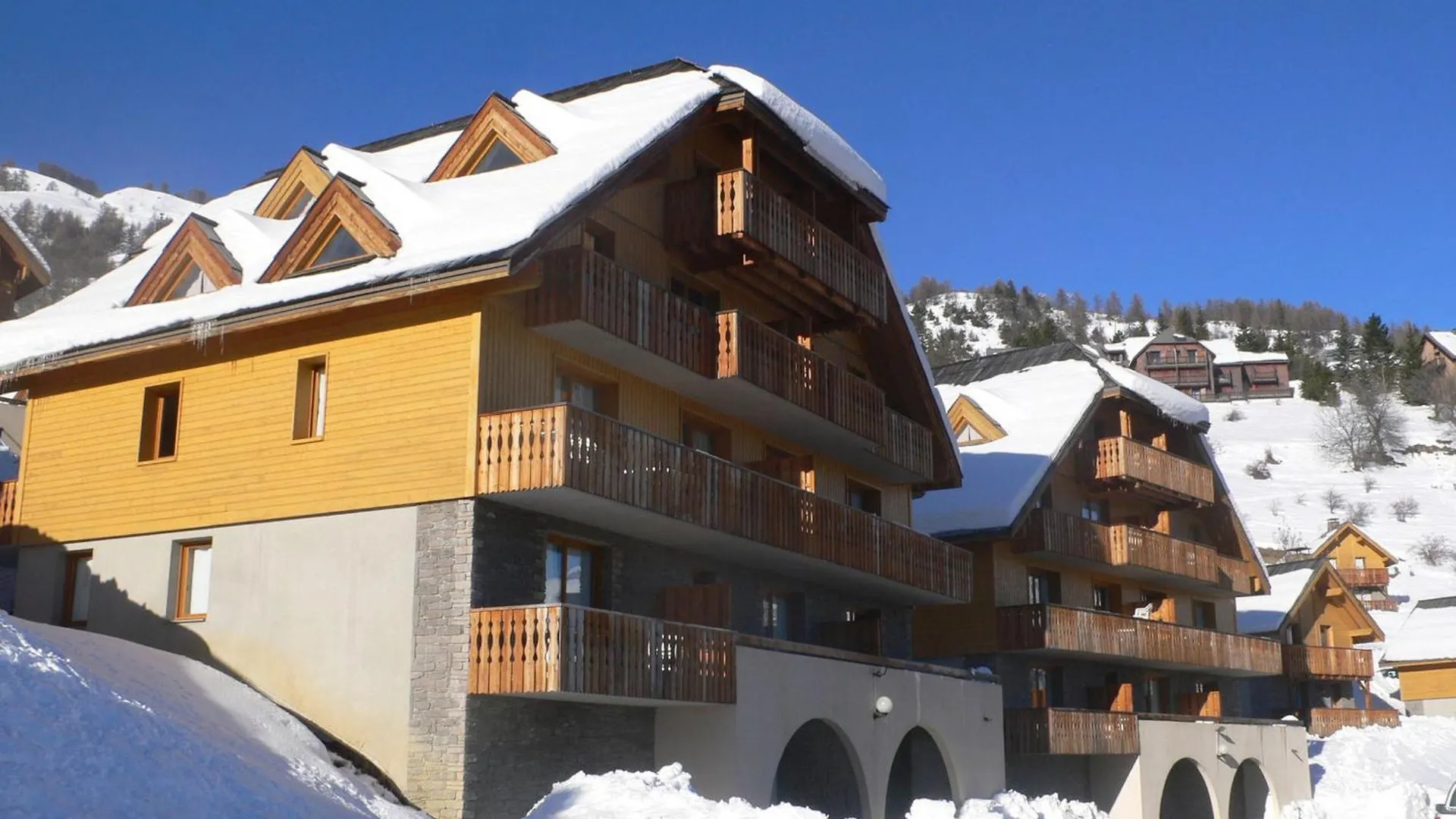 Uvernet-Fours Duplex 2P Avec Balcon, Parking Et Casiers A Ski - Fr-1-504-686 0*,